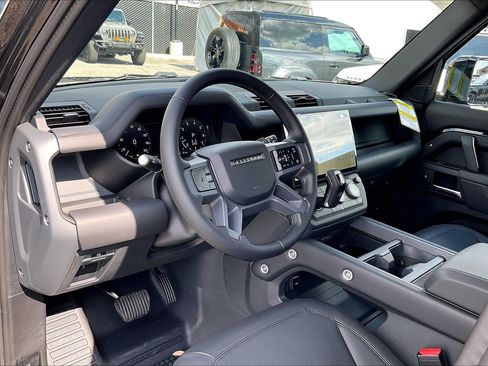 New 2026 Land Rover Defender 130 X-Dynamic SE AWD/4WD image 10