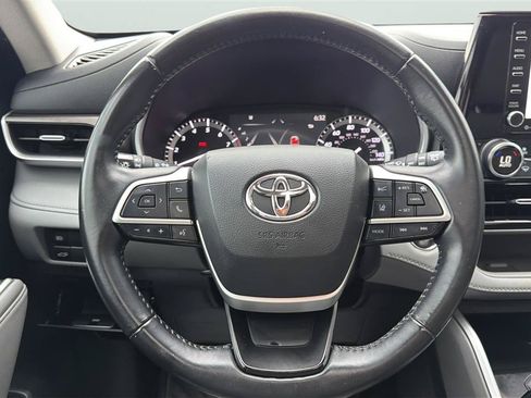 Used 2022 Toyota Highlander XLE AWD/4WD image 26