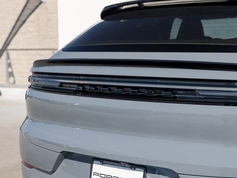 Certified 2025 Porsche Cayenne GTS image 30