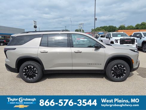 New 2026 Chevrolet Traverse Z71 w/ Enhanced Driving Package AWD/4WD image 9
