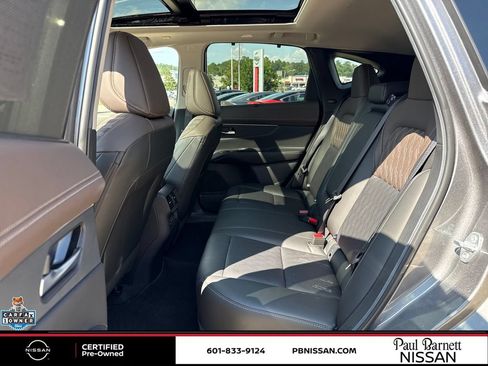 Certified 2025 Nissan Murano Platinum w/ Cargo Package AWD/4WD image 35