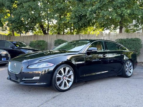 Used 2019 Jaguar XJ L Portfolio image 2
