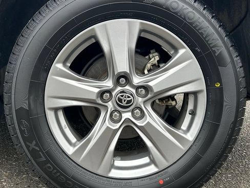 Certified 2024 Toyota RAV4 XLE w/ Weather Package AWD/4WD image 20