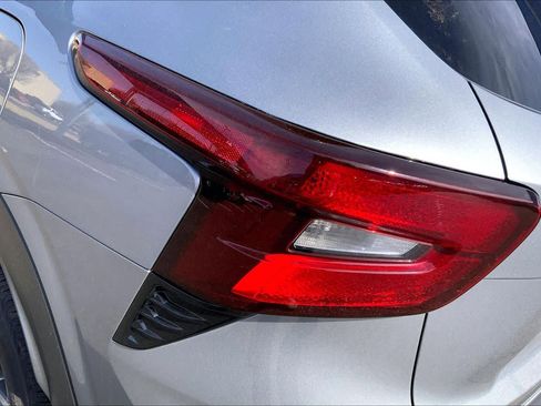 Used 2025 Chevrolet Trax LT w/ LT Convenience Package image 29