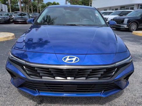 Certified 2024 Hyundai Elantra Limited FWD image 9