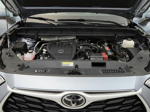 Certified 2024 Toyota Highlander XLE FWD image 49