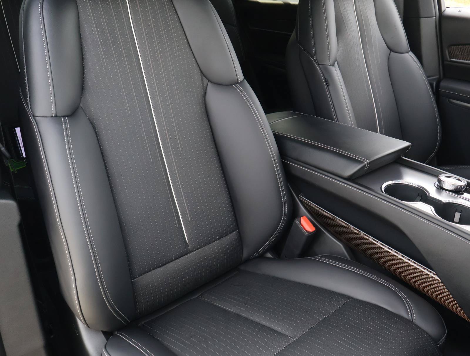 Certified 2027 Cadillac Vistiq Luxury w/ LPO, Floor Liner Package AWD/4WD image 24