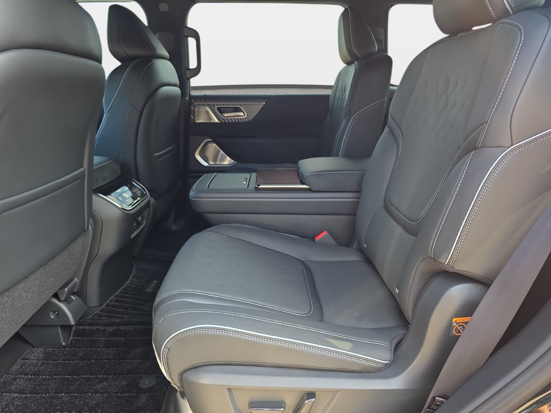 New 2027 INFINITI QX80 Autograph w/ Premium Cargo Package AWD/4WD image 14