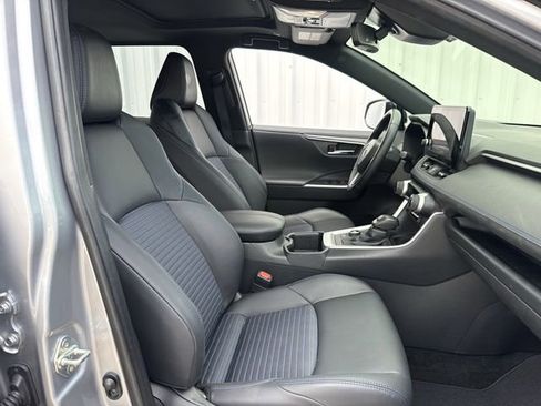 Used 2025 Toyota RAV4 XSE AWD/4WD image 31