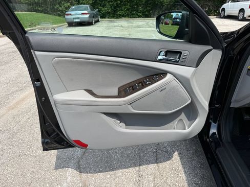 Used 2013 Kia Optima EX w/ Premium Pkg FWD image 12