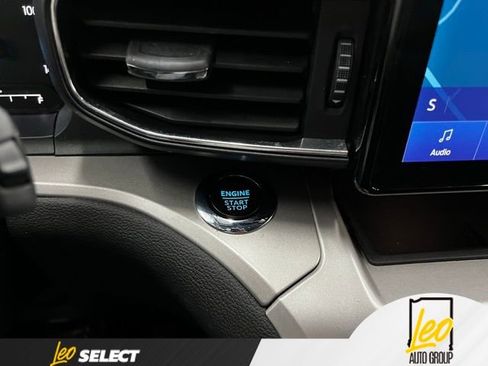 Used 2023 Ford Explorer XLT w/ Equipment Group 202A AWD/4WD image 20