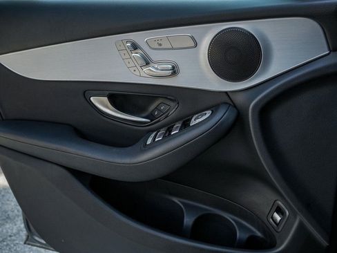 Used 2021 Mercedes-Benz GLC 300 w/ Premium Package image 27