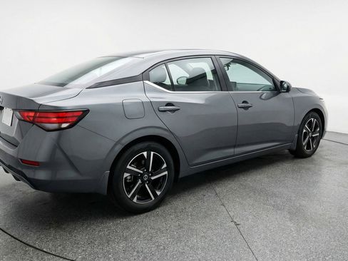 Used 2025 Nissan Sentra SV image 7