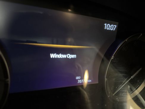 Used 2021 Toyota Highlander XLE image 5