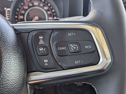 Used 2025 Jeep Wrangler Unlimited Sahara AWD/4WD image 50
