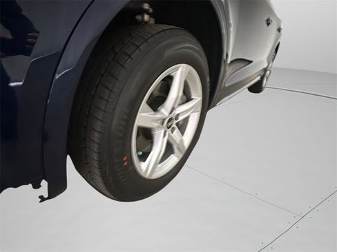 Used 2021 Audi Q5 2.0T Premium w/ Convenience Package image 4