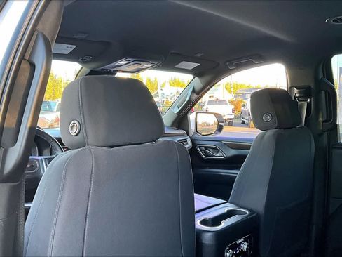 Used 2023 GMC Yukon SLE image 12