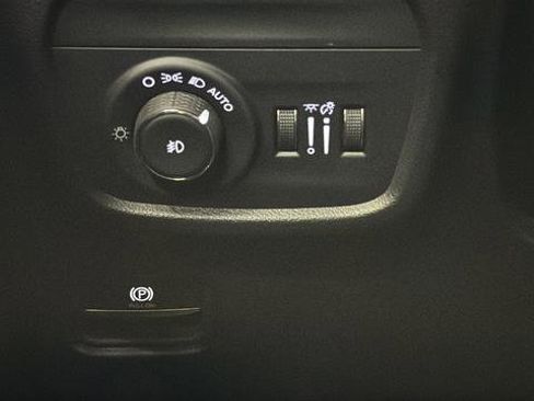 Used 2024 Jeep Grand Cherokee L Overland w/ Luxury Tech Group IV image 40