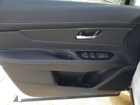 Certified 2025 Nissan Murano SV image 17