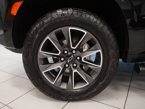 Used 2023 Chevrolet Tahoe Z71 w/ Luxury Package AWD/4WD image 20