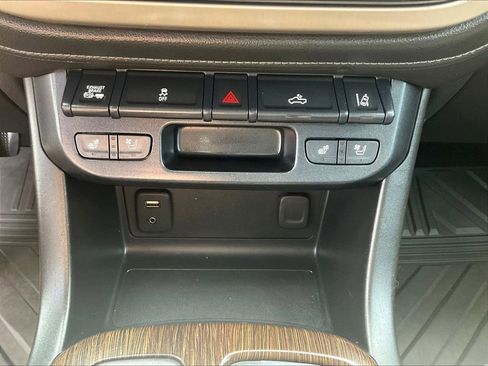 Used 2018 GMC Canyon Denali AWD/4WD image 17