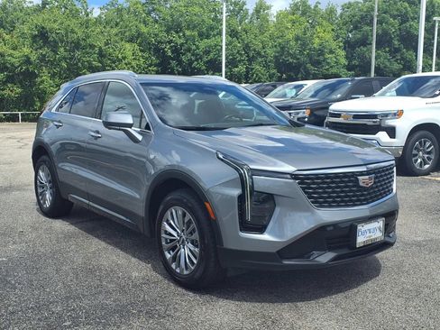 Used 2025 Cadillac XT4 Premium Luxury FWD image 20
