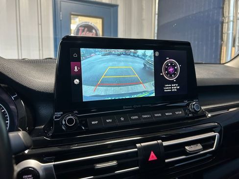 Used 2022 Kia Seltos EX image 19