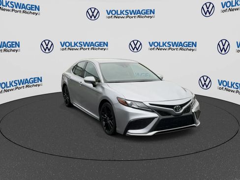 Used 2024 Toyota Camry XSE FWD image 2