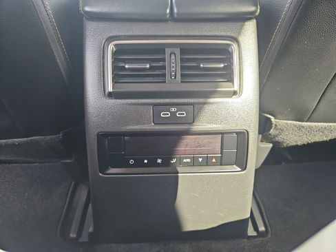 Used 2024 MAZDA CX-90 Plug-In Hybrid w/ Preferred image 23