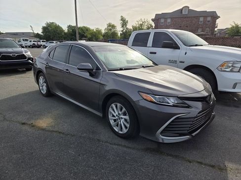 Used 2023 Toyota Camry LE w/ Convenience Package image 3