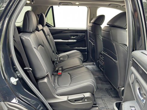 Used 2023 Honda Pilot Elite image 44