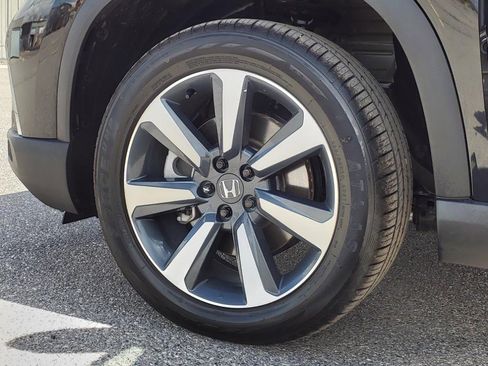 Used 2025 Honda Pilot Elite image 32