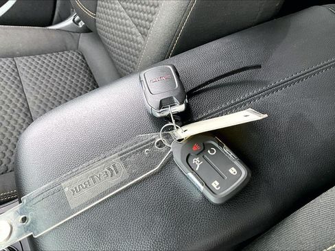 Used 2020 GMC Terrain SLE w/ Driver Convenience Package FWD image 11