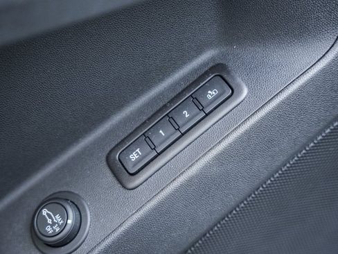 Used 2021 Chevrolet Equinox Premier image 42