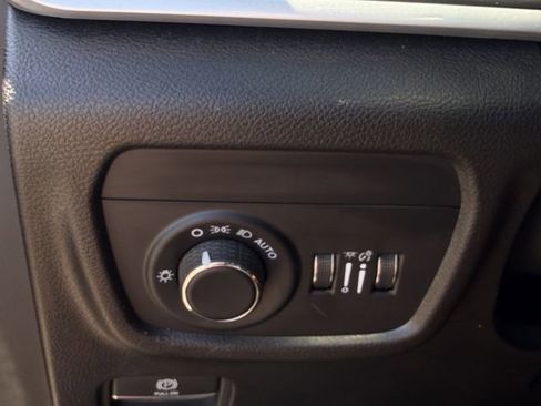 Used 2024 Jeep Grand Cherokee L Altitude image 19