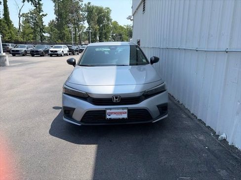 Used 2023 Honda Civic Sport image 1