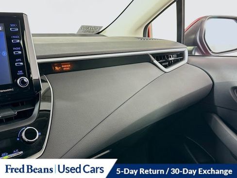 Used 2021 Toyota Corolla LE image 15