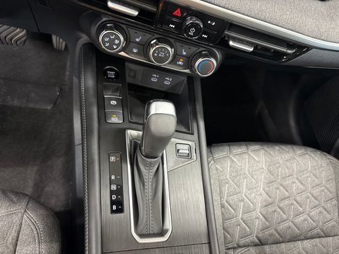 Used 2025 Nissan Kicks SV w/ SV Premium Package AWD/4WD image 22