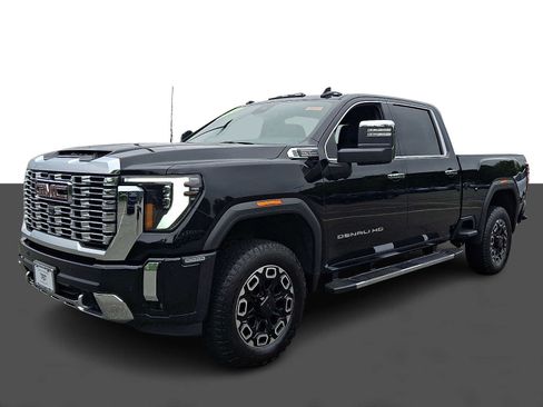 Used 2024 GMC Sierra 2500 Denali AWD/4WD image 3
