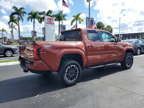 Used 2025 Toyota Tacoma TRD Sport image 12
