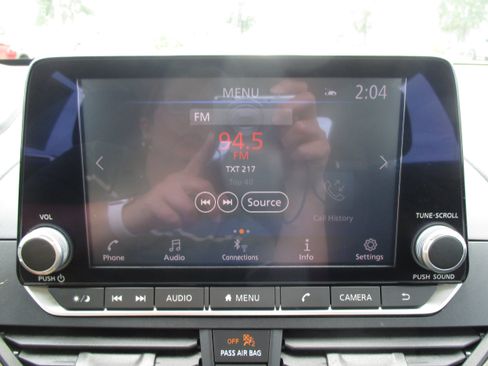Used 2025 Nissan Altima 2.5 SV FWD image 17
