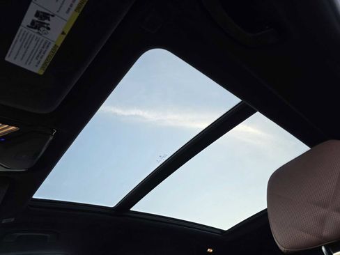 Used 2026 BMW X5 M60i image 11