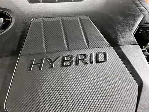 Used 2025 Hyundai Elantra Hybrid FWD image 32
