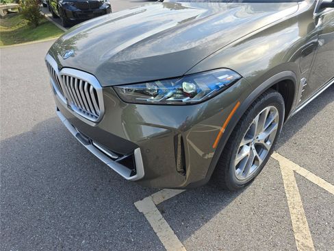 New 2026 BMW X5 xDrive50e w/ Climate Comfort Package AWD/4WD image 9