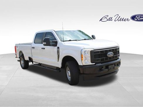 Used 2023 Ford F350 XL w/ FX4 Off-Road Package AWD/4WD image 3