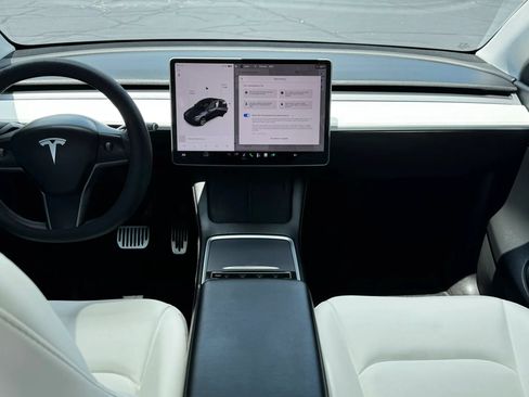 Used 2021 Tesla Model Y Long Range AWD/4WD image 6