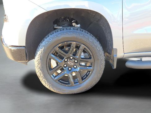 Used 2026 Chevrolet Silverado 1500 LT Trail Boss w/ Safety Package image 9