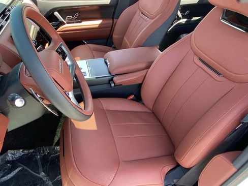 New 2025 Land Rover Range Rover SV image 6