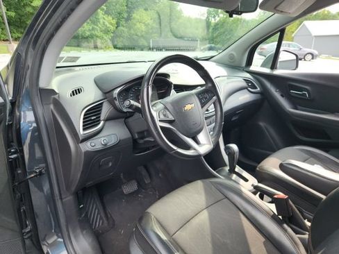 Used 2018 Chevrolet Trax LT w/ LT Convenience Package FWD image 17