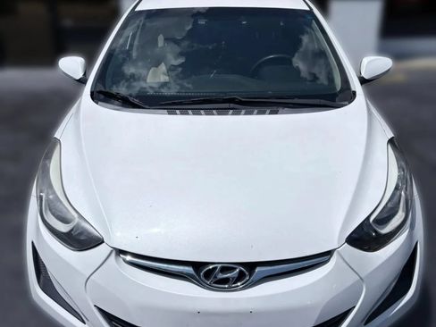 Used 2015 Hyundai Elantra SE FWD image 9